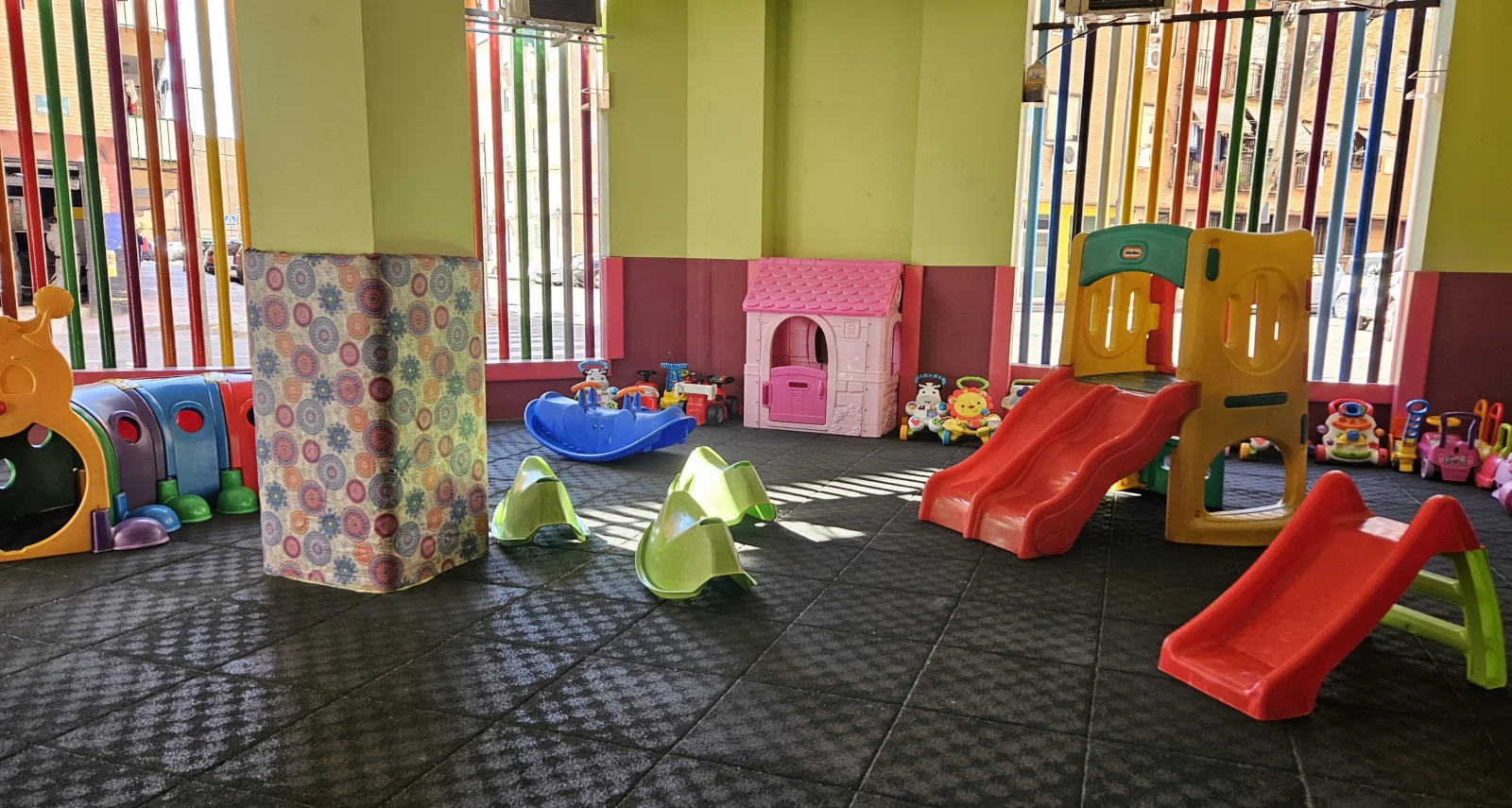 Patio exterior — Escuela Infantil El Cuentacuentos